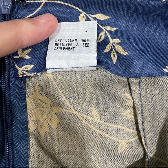 Women’s Vintage Talbots Wrap Skirt size 8 Steal Blue Floral Maroon Trim - Picture 6 of 6